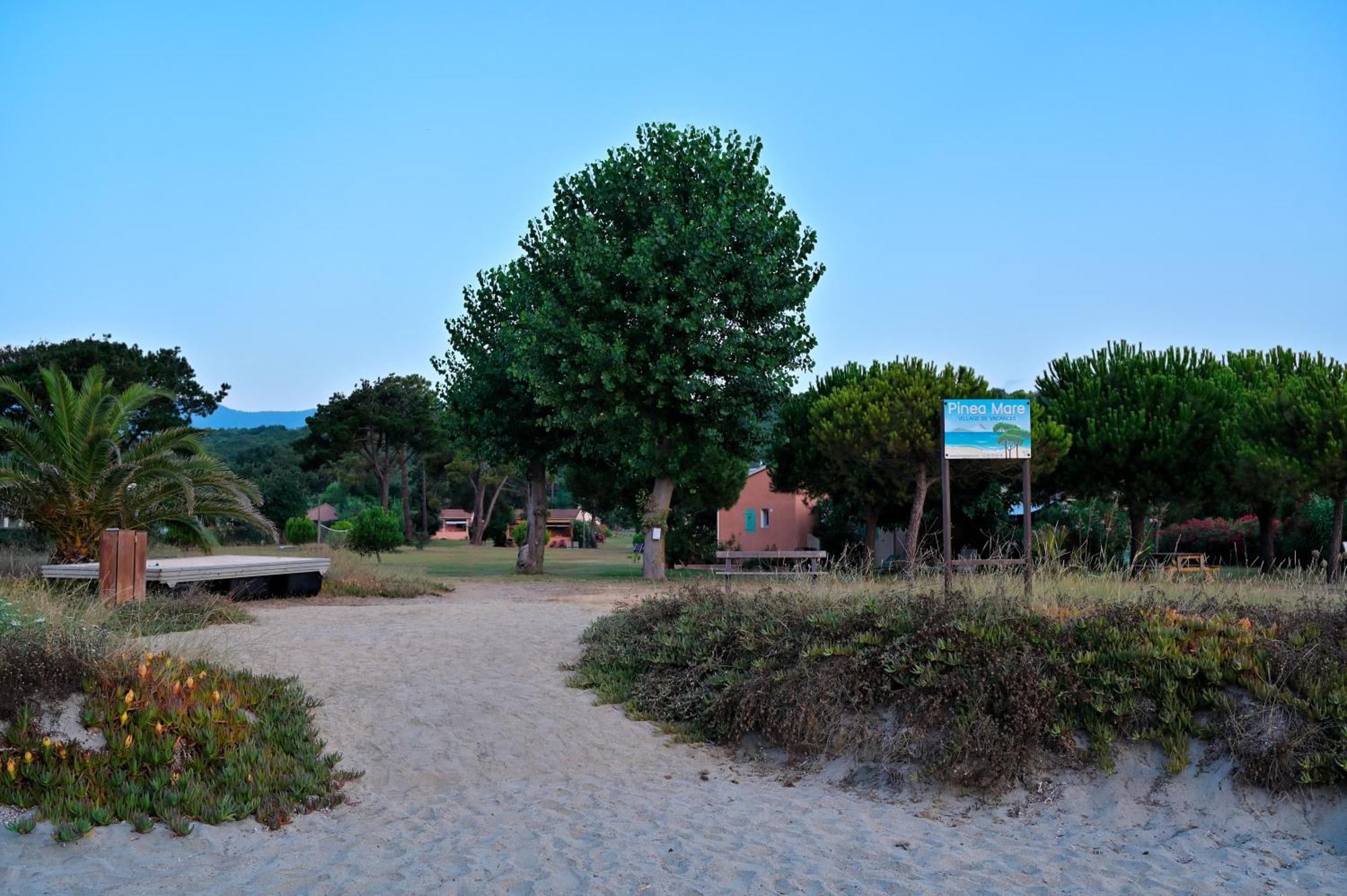 מלון Poggio Mezzana Pinea Mare מראה חיצוני תמונה